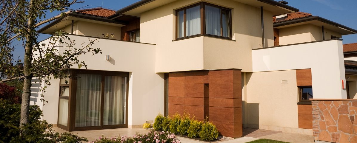 住宅の外装塗装はどのくらいの周期で行うべき？