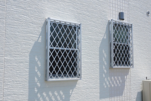 外壁塗装工事は必要？ 実はトラブルも多い！ 信頼できる業者に頼もう