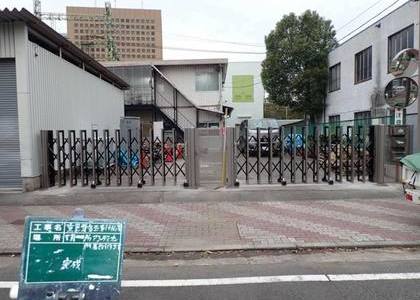 川崎事務所アコーディオン門扉改修